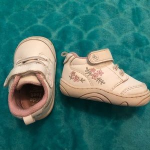 Size 2 stride rite girls